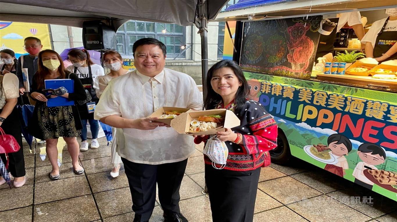 Food trucks dishing out free Filipino cuisine kick off tour of Taipei.jpeg